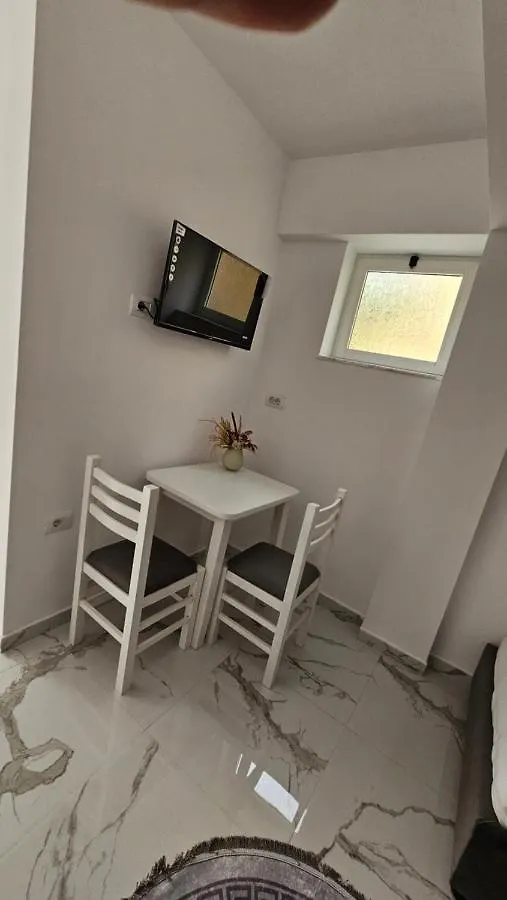 Ulliri Appartement Tirana